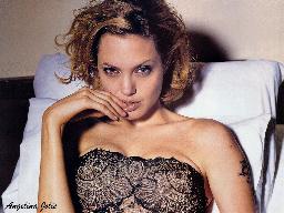 angelina-jolie-03